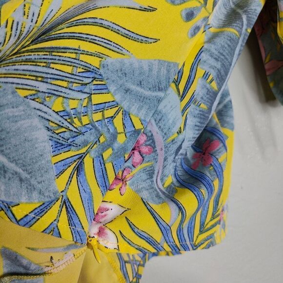 Milk & Honey Bubble Sleeve Tropical Print Crop Top - Picture 8 of 11